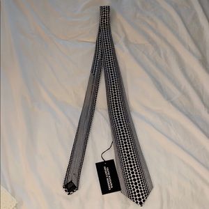 Tie inspired by Yayoi Kusama’s infinity mirrors